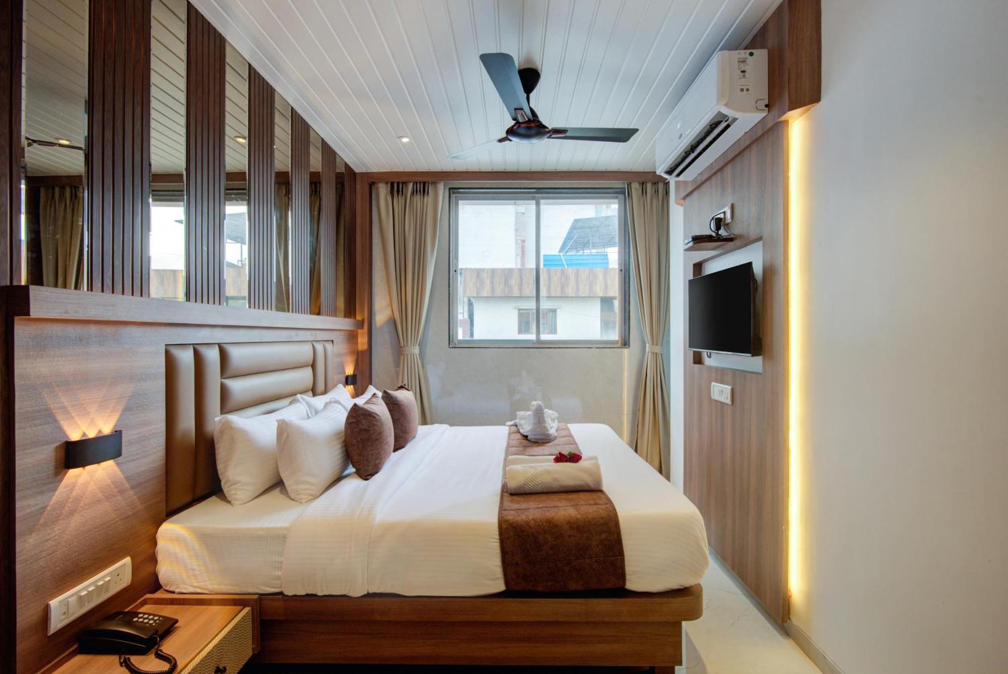 Hotel Galaxy Inn Navi Mumbai Extérieur photo