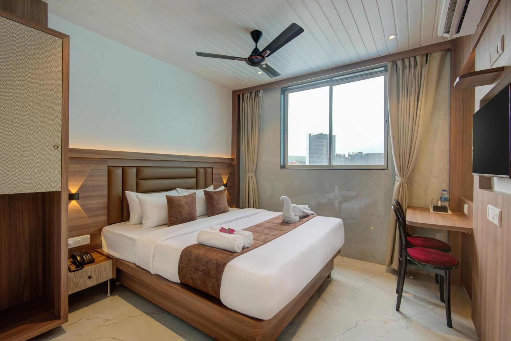 Hotel Galaxy Inn Navi Mumbai Extérieur photo