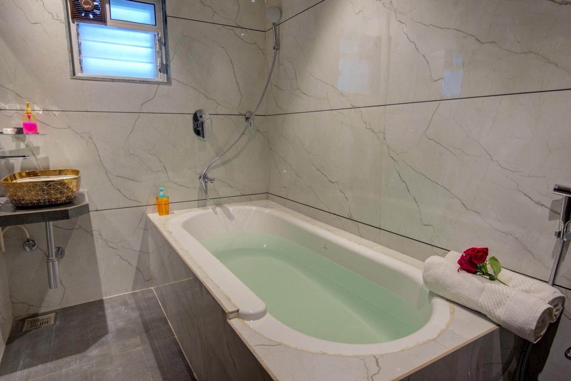 Hotel Galaxy Inn Navi Mumbai Extérieur photo