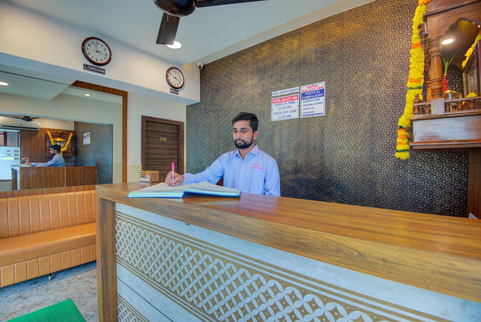 Hotel Galaxy Inn Navi Mumbai Extérieur photo