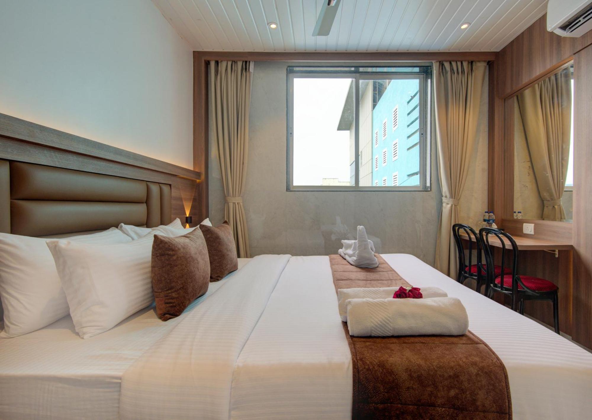 Hotel Galaxy Inn Navi Mumbai Extérieur photo