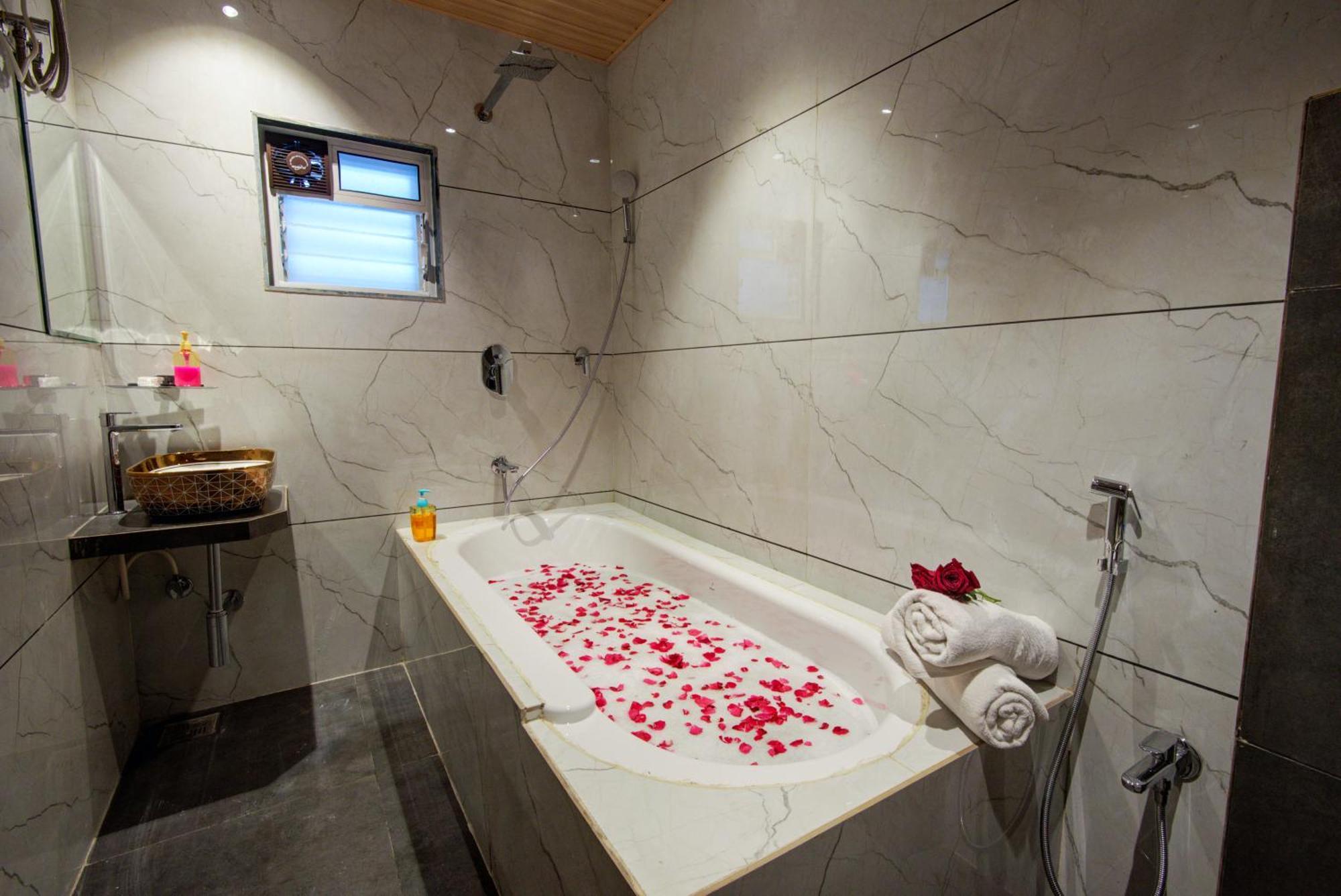 Hotel Galaxy Inn Navi Mumbai Extérieur photo